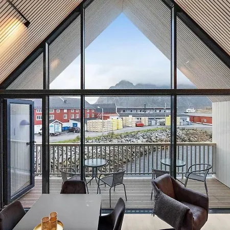 Beautiful Waterfront Apartment In Henningsvaer Apartment Henningsvær